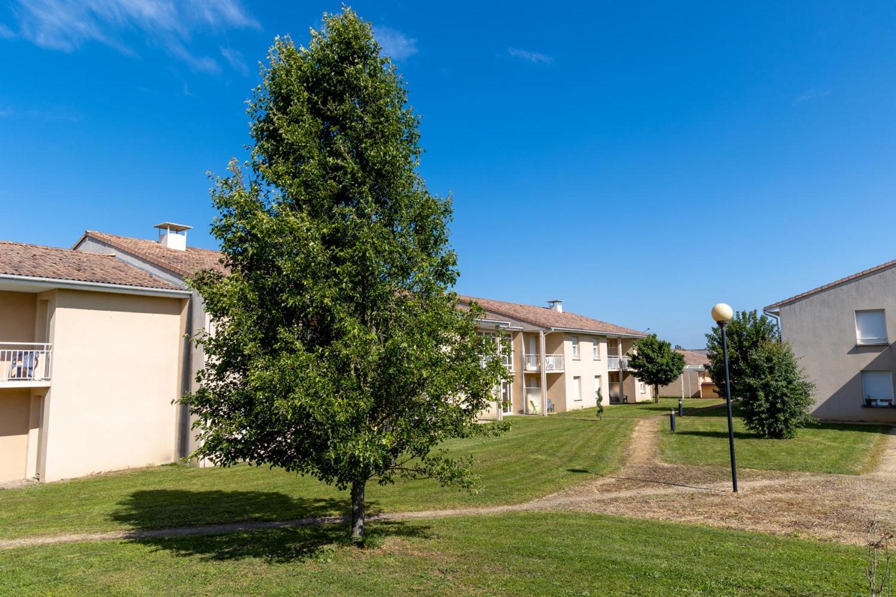 Patio Parc Residence Argenton-l'Eglise Екстериор снимка
